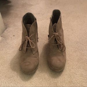 Like new wedge booties